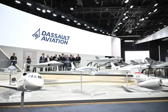 Selon les révélations du journal Le Monde, la famille Dassault a transformé sa holding familiale en « holding animatrice » afin d’échapper à l’impôt sur la fortune immobilière et de bénéficier d’une exonération partielle des droits de succession. 
