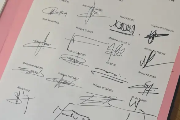 Les signataires de l'accord de Bougival 