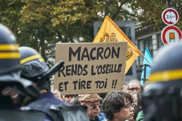 Une manifestation "Bloquons tout" à Paris le 10 septembre 2025 