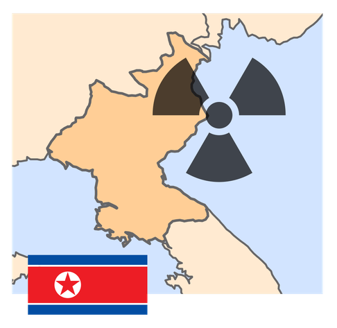 Eine Karte, die Nordkorea mit einem Strahlungswarnsymbol und der Flagge Nordkoreas zeigt, in Bezug auf Nordkoreas Atomwaffentests im 21. Jahrhundert.
Quelle: https://commons.wikimedia.org/wiki/File:North_Korea_nuclear.svg
Lizenz: Public domain