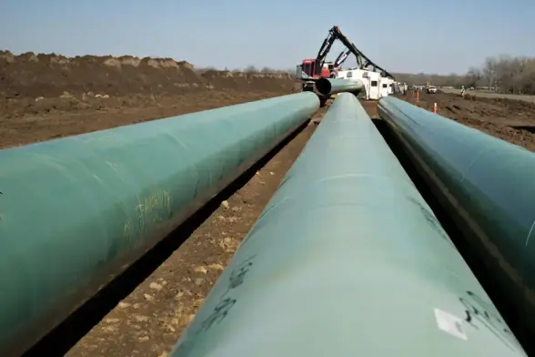 Après des années de rebondissements, l’expansion du pipeline Keystone a été abandonnée en 2021, par crainte de possibles impacts environnementaux. En février dernier, Donald Trump avait exprimé son souhait de remettre le projet sur ses rails. 