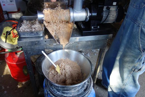 Châtaignes cuites passées à l'épépineuse pour faire de la purée