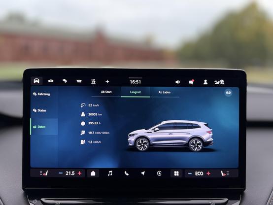 Display of a Škoda Enyaq 