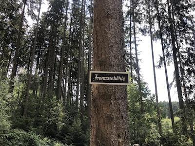 
#ausflugstipp #wandern #radfahren #höhle #sagen #natur #nature #Ferienhausvermietung #urlaubmithund #radtour #franzosenhöhle