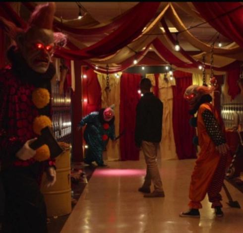 Marlon Wayans faces off against creepy clowns.