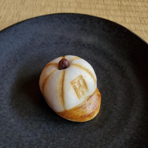 Matsuya's sweet based on the baseball cap of the Hanshin Tigers.