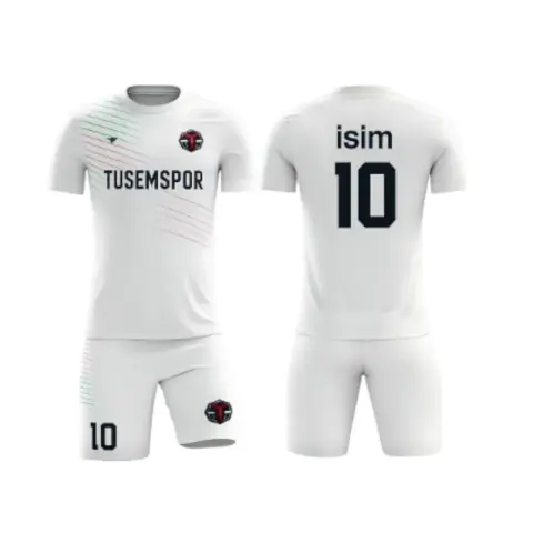 TS-0065, TUSEMSPOR’un 2025 kış sezonuna özel minimalist çizgili formasıdır. Beyazın sadeliği, lacivert detayların ciddiyeti ve ince renk geçişleriyle modern bir görünüm sunar.