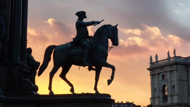 Reiterstatue, Orangerie Abendhimmel 