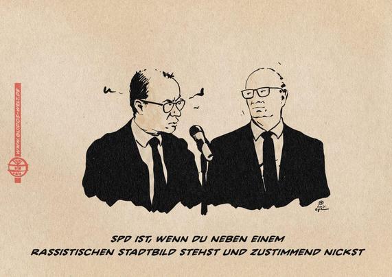 Merz und Woidke am Mikrofon Merz spricht verärgert, Woidke schaut ihn zustimmend an. Textzeile: SPD ist, wenn Du neben einem rassistischen Stadtbild stehst und zustimmend nickst.
