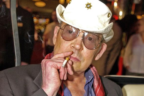 Божевілля — це ...
Гантер С. Томпсон

Insanity is a ...
Hunter S. Thompson
https://buymeacoffee.com/valdeloir/taxapilapu

#божевілля #мистецтво #свобода #філософія #ГантерСТомпсон
#insanity #art #freedom #philosophy #HunterSThompson