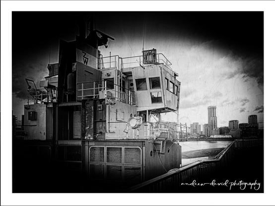 Sitting on the north western bank of the Greenwich Pennisula by the Millennium Dome in London, England , you will see what appears to be some form of a ship or boat, but instead in its place is a single slice of the original Arco Trent a 240ft ocean sand dredger .Sculptor artist Richard Wilson decided to create a piece of art which he a called A Slice Of Reality
