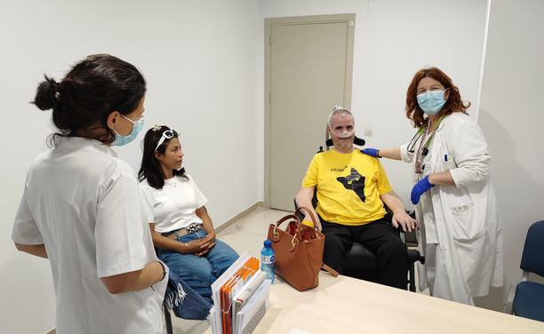 Un malalt d'ELA atès al Trueta (ACN/ICS Girona)