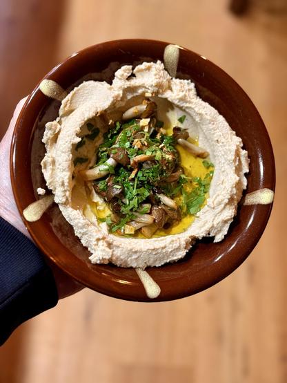 Hummus with mushrooms sautéed in olive oil with garlic and thyme. Good, but not quite what I was after. Might try it again with  lemon, or might make a medley of mushrooms reduced down a lot. 🤔 