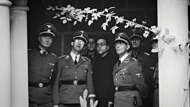 Heinrich Himmler durant la seva visita a l'Abadia de Montserrat (Arxiu Fotogràfic de Barcelona - Pérez de Rozas)