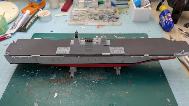 Revell/3Dprined German Flugdeckfregatte 1/700 scale model 