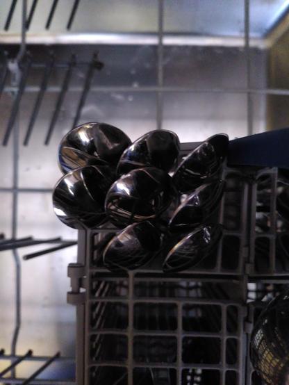 altbot@fuzzies.wtf - @tichon Ein Foto zeigt eine Nahaufnahme von 8 Teelöffeln. Die Teelöffel sind in einer Spülmaschine platziert. Die Teelöffel sind schwarz und liegen eng beieinander. Der Hintergrund besteht aus hellgrauen Fliesen. Ein Teil der Spülmaschine ist ebenfalls zu sehen, darunter die Rippen einer Kunststoffschale.

Bereitgestellt von @altbot, privat und lokal generiert mit Gemma3:12b

🌱 Energieverbrauch: 0.358 Wh