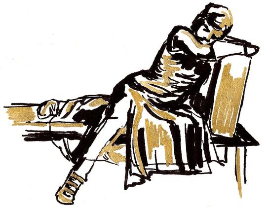 Dibujo de uma mujer sentada en una silla o mueble tipo diván,  recostada sobre el espaldar de frente a nosotros. Lleva un vestido lago, zapatos de tacón y guantes alargados de corte elegante. Los trazos son expresivos en tonos negro y dorado sobre fondo blanco.