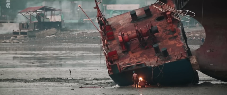 démantèlement des bateaux à désamianter direct sur la plage