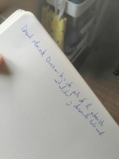 Una anotación en un cuaderno que reza: "David Moriente Diaz: hijo de puta de la entrevista, no olvidar y desearle todo mal"
