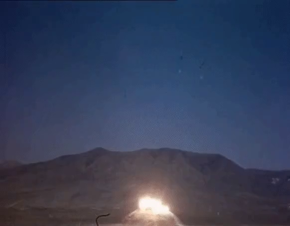 Detonation der Storax Sedan, 104 kilotons, 1962.
Autor: USDE - https://sonicbomb.com/v1.php?vid=content/atomic/US/sedan_storax&h=482&w=592&ttitle=Sedan%20%7C%20Storax&d=Date:%2006/07/1962%20@17:00%20UTC%20%7C%20Type:%20Subsurface%20@-190m%20%7C%20Yield:%20104Kt
Lizenz: Public domain