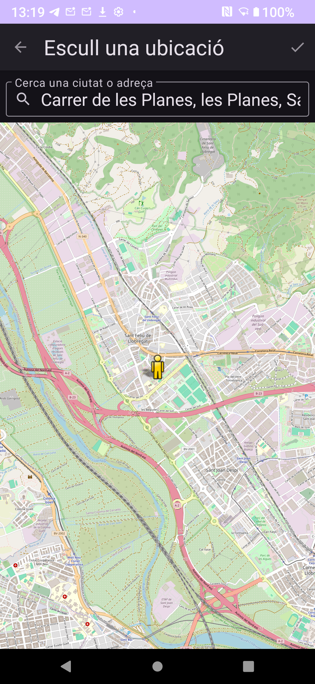 El nou selector d'ubicació. Hi ha un buscador de text i un mapa abaix amb un homenot representant la posició actual.