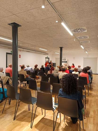 El públic exposant els reptes ambientals a les Terres de l'Ebre