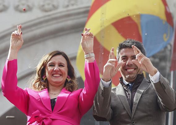 L'alcaldessa de València, María José Català, amb el president de la Generalitat valenciana, Carlos Mazón. A totes dues institucions el PP hi governa amb Vox (Rober Solsona/Europa Press)
