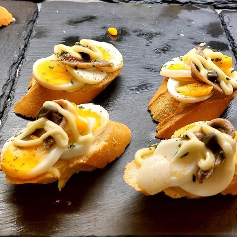 Buongiorno. Die Cicchetti in der Snack Bar Castello sind wirklich lecker. Auch wenn die Besitzer behaupten, es wären indische Häppchen. Mich täuschen sie nicht - Venedig bleibt Venedig. Saluti, Mafalda Cinquetti aus #Venedig