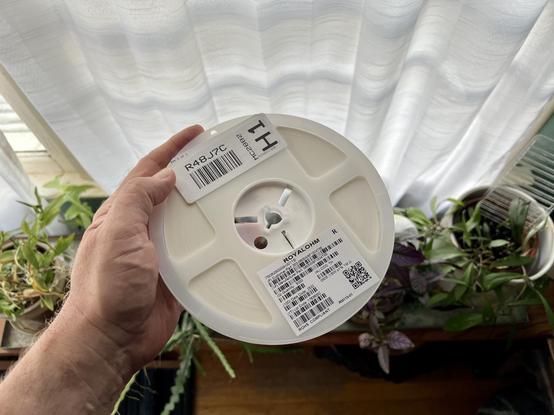 A full reel of 5000 of SMD 0805 1M resistors