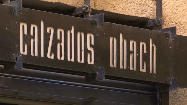 L'Agència Catalana del Consum i ajuntaments diuen que no tenen prou recursos per fer front a l'allau de denúncies dels comerços que no retolen en català (3CatInfo)