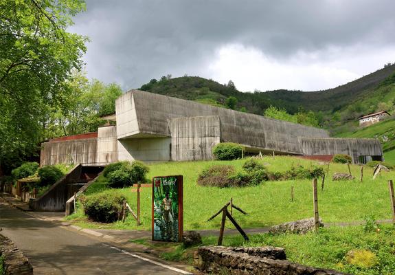Batiment en béton Ekainberri
