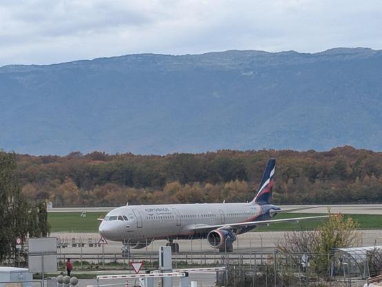 Un A321 de la compagnie Aeroflot sur le tarmac de Genève depuis 2022.