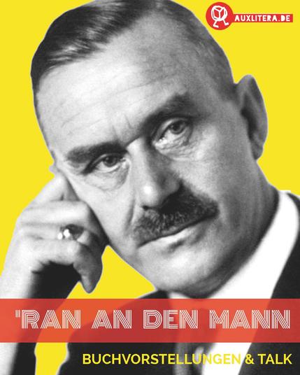 Thomas Mann im Brustbild. Er stützt seinen Kopf in Denkerpose auf seine rechts Hand und schaut mit den Augen aus dem Bild. Er hat einen Schnurbart und trägt Anzug, hemd, Krawatte