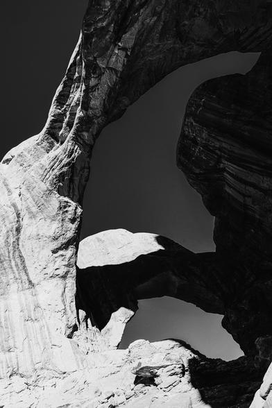 Stone, shadow, silence.
Desert light carving time into form.
Arches National Park, Utah — in a classic monochrome voice.
#ArchesNationalPark #DoubleArch #BlackAndWhitePhotography #FineArtPhotography #AnselAdamsStyle #SouthwestLandscape #UtahPhotography #MonochromeMagic #DesertLight #RockFormations