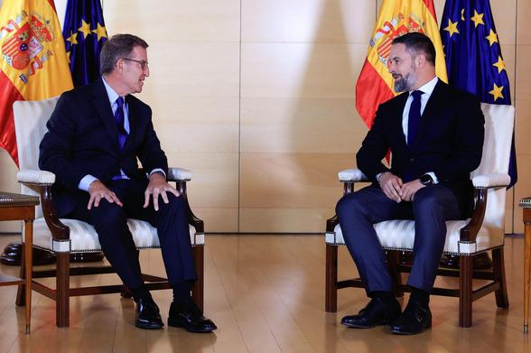 Alberto Núñez Feijóo i Santiago Abascal, en una imatge d'arxiu (EFE/Zipi Aragón)