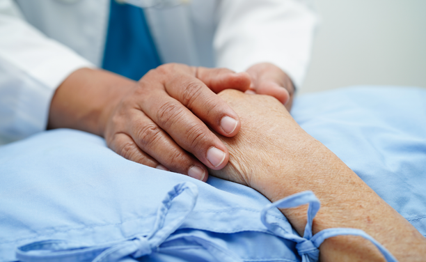 Els requisits per tirar endavant una eutanàsia són un patiment greu, crònic i impossibilitant (iStock)