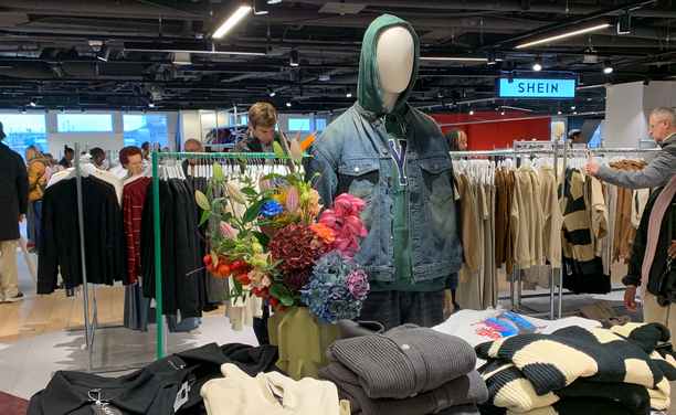 La primera botiga física de Shein a França es va obrir aquesta setmana a París (EFE/Isabel Rodríguez Ramiro)