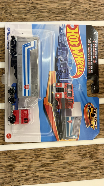 HotWheels Track Fleet Optimus Prime
