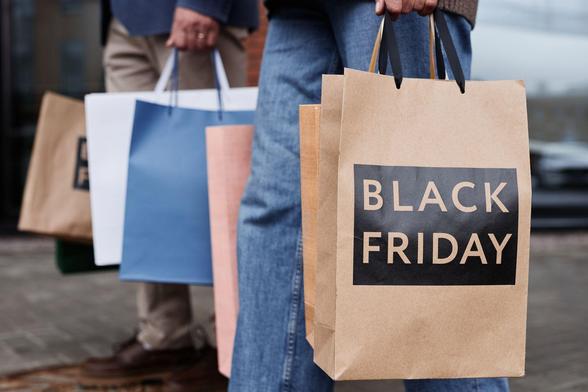 Els comerços han allargat el període de descomptes pel Black Friday (iStock)