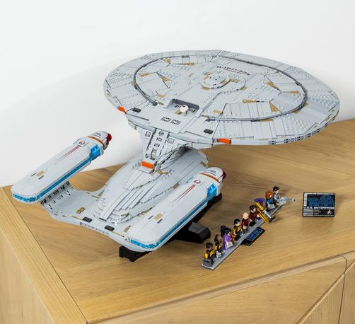 https://en.hothbricks.com/review-lego-icons-10356-star-trek-uss-enterprise-ncc-1701-d/