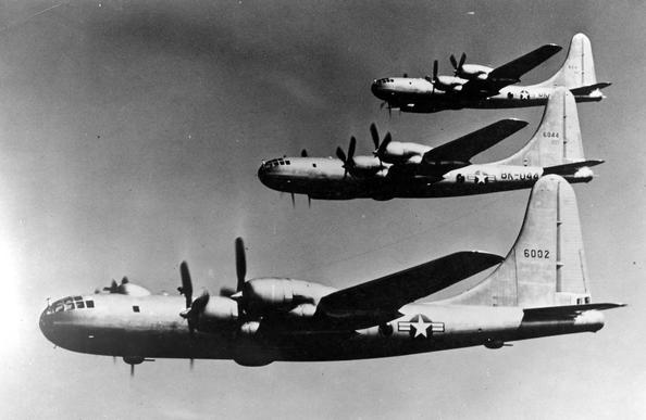 Drei B-50A-Bomber in Formation; ähnlich der B-50, die die Bombe in Rivière-du-Loup abwarf
Quelle: US Government
Lizenz: Public domain