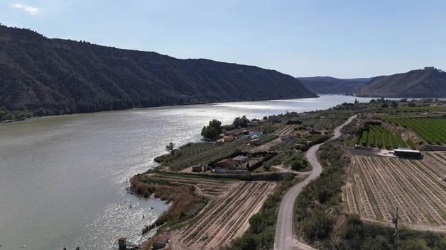 Plot of land on the Ebro River