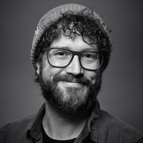 Elliot Jay Stocks, photographed by Norman Posselt in Berlin, November 2025.