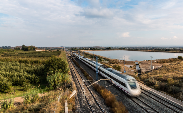 L'alta velocitat ha acaparat el gran gruix de la inversió les últimes dècades (iStock/PPrat)