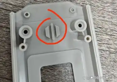 Struggling with low sound volume from a KT148A voice chip product? Our analysis shows the problem is almost always acoustic, not electronic.

The solution isn't an external amplifier, which can burn out small speakers. The real fix is system-level:
1.Use a larger, paper-cone speaker.
2.Design the product housing with sufficient sound outlet holes.

The KT148A's built-in drive capability is more than enough for common 8Ω 1W speakers. Focus on the mechanics and acoustics for a major volume boost.

#KT148A #VoiceChip #AudioDesign #EmbeddedHardware #OpenHardware #Electronics #DIYElectronics