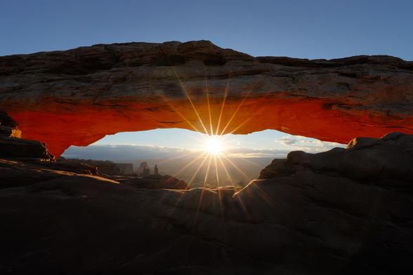 The first light of day ignites the heart of Canyonlands. Mesa Arch becomes a window of fire—where stone, light, and silence meet.
✨ Gallery-grade limited edition print now available. DM for collector details or visit robertnphotographer.com.
#MesaArch #CanyonlandsNationalPark #FineArtPhotography #LandscapeCollectors #AnselAdamsInspired #ErnstHaasColor #DesertLight #SouthwestArt #GalleryWall #LimitedEditionPrint #RobertNiemeier #AmericanLandscape