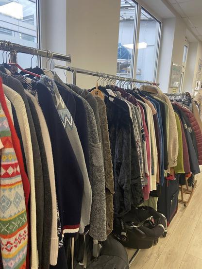 Jacken, Blusen, Pullover