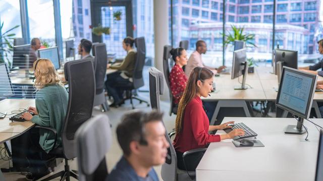 La reducció de la jornada laboral genera molta polarització entre detractors i partidaris (iStock)