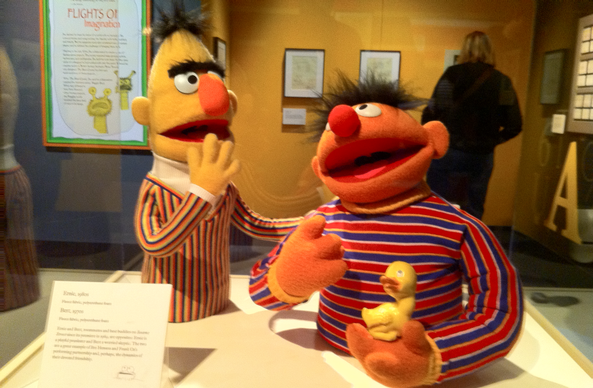 L'Epi, de Barri Sèsam, no se separava mai del seu aneguet groc (Flickr/ Thotfulspot)