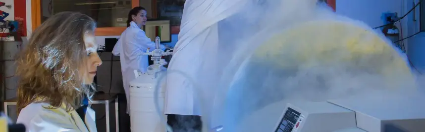 Caroline Tokarski dans son laboratoire